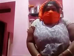 Indian Aunty Masturbating XXX Desi Video