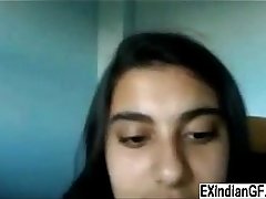 Indian teen slut masturbates on cam