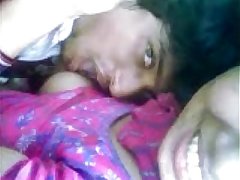 DESI GIRL BOOBS SUCK LEAKED