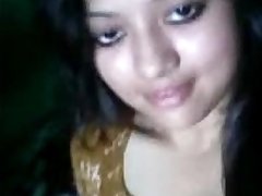 sexy bhabhi reena boobs hot show